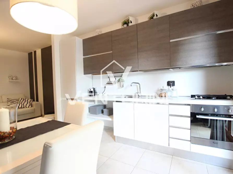 Immagine 3 di Appartamento in vendita  in Via Castenedolo, 75 a Roma