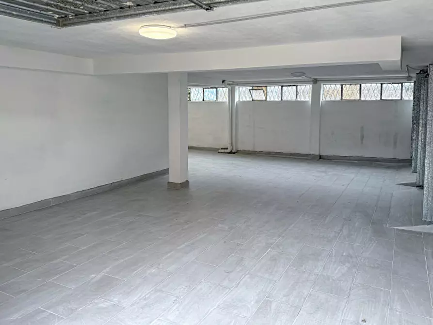 Immagine 1 di Magazzino in vendita  a Casorate Primo