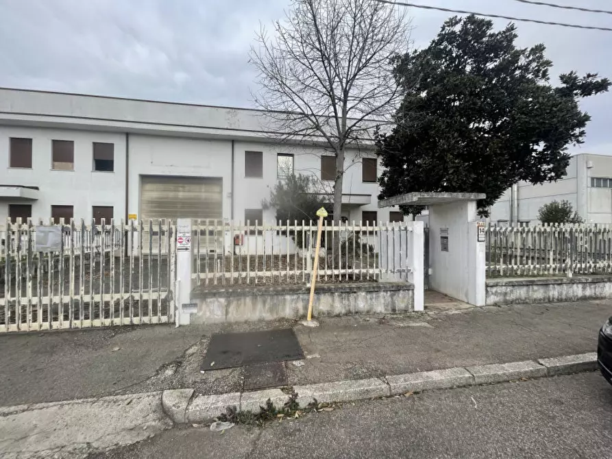 Immagine 1 di Capannone industriale in vendita  in VIA DE GASPERI 14 a Saccolongo