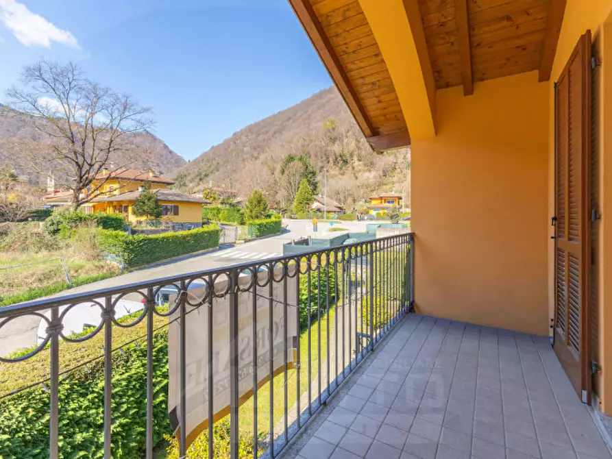 Immagine 17 di Villetta a schiera in vendita  in via Curioni 8/A a Cannobio