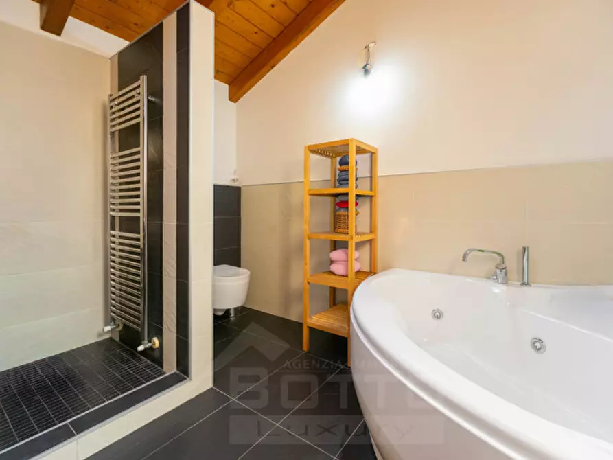 Immagine 24 di Villetta a schiera in vendita  in via Curioni 8/A a Cannobio