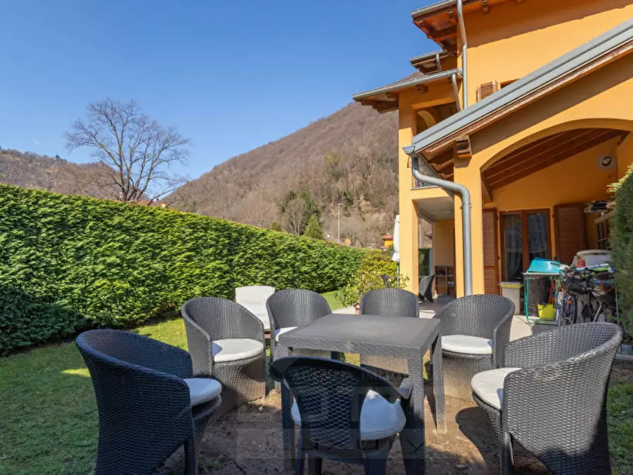 Immagine 29 di Villetta a schiera in vendita  in via Curioni 8/A a Cannobio