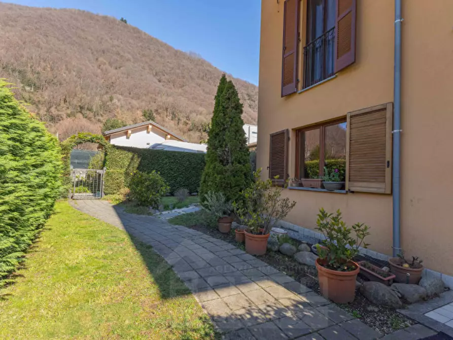 Immagine 32 di Villetta a schiera in vendita  in via Curioni 8/A a Cannobio