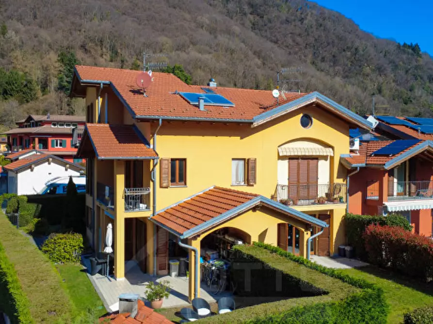 Immagine 34 di Villetta a schiera in vendita  in via Curioni 8/A a Cannobio