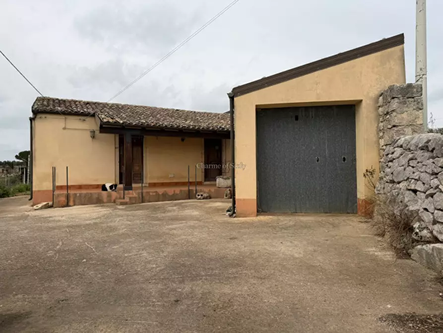 Immagine 2 di Casa indipendente in vendita  a Modica