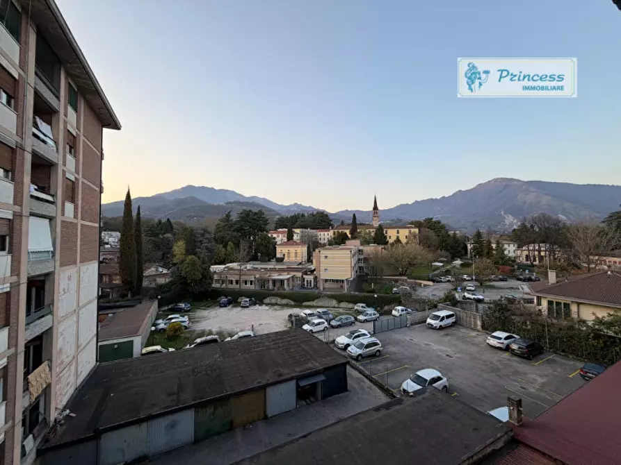 Immagine 14 di Appartamento in vendita  in Via Romana Rompato 58 a Schio