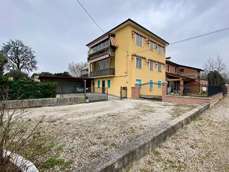 Immagine 1 di Appartamento in vendita  in Strada Ca' Balbi a Vicenza