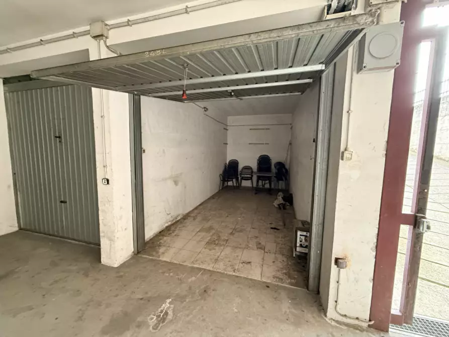 Immagine 3 di Negozio in vendita  in Via Cesare Battisti a San Giovanni Lupatoto