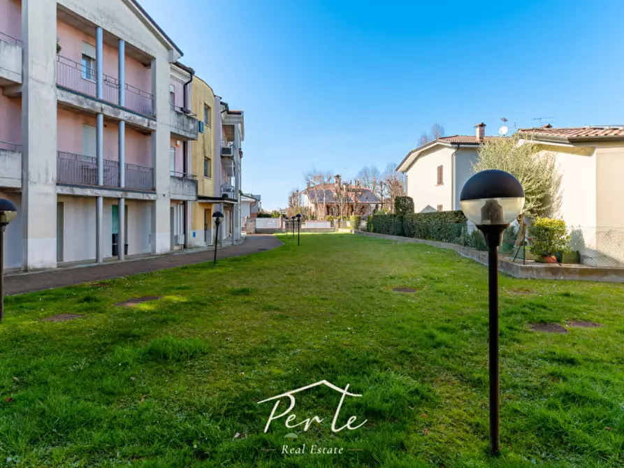 Immagine 15 di Appartamento in vendita  in Via Cesare Roda 11 a Curtatone