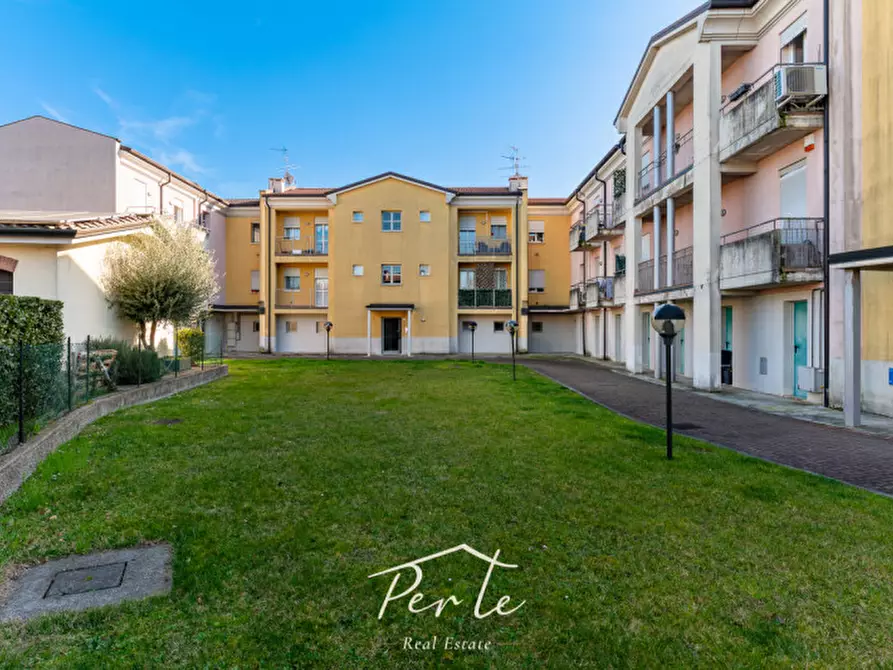 Immagine 17 di Appartamento in vendita  in Via Cesare Roda 11 a Curtatone