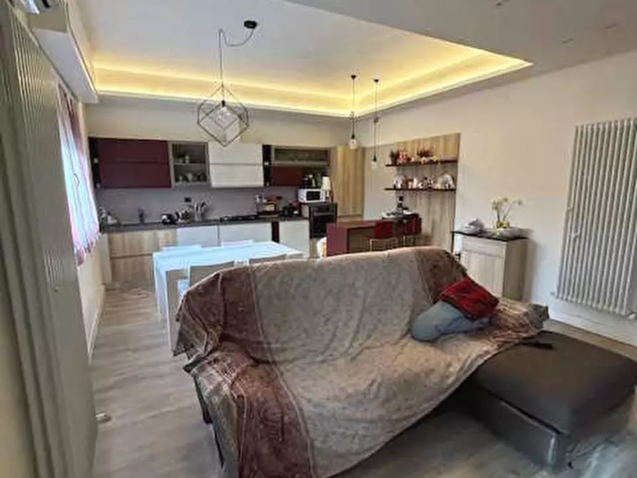 Immagine 2 di Appartamento in vendita  a Montevarchi