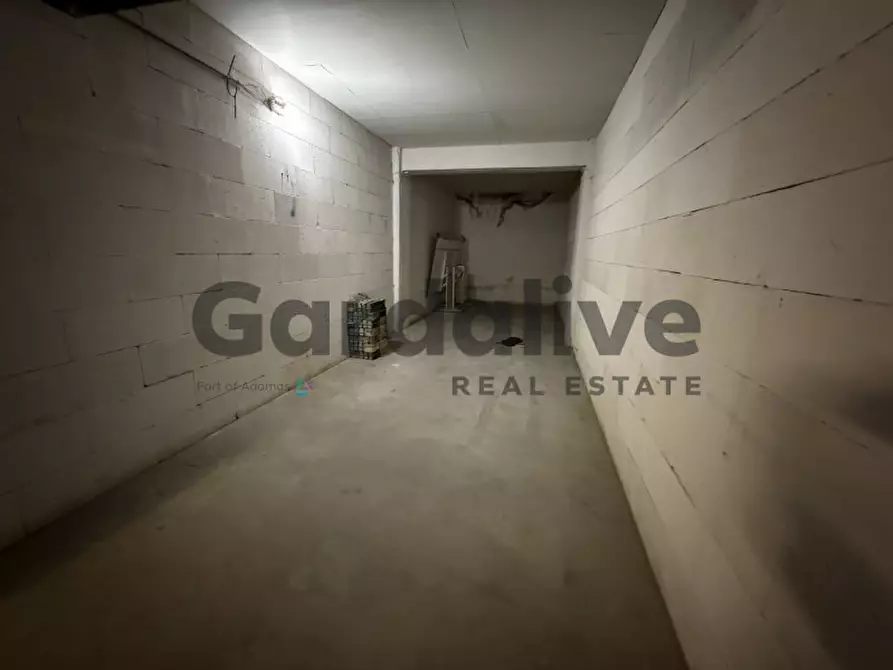 Immagine 2 di Garage in vendita  a Moniga Del Garda