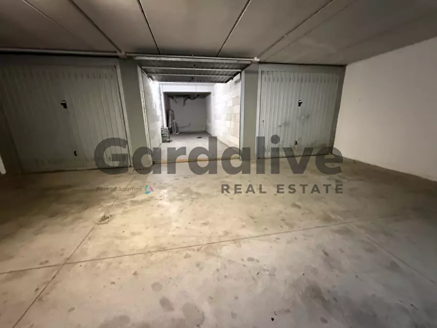 Immagine 7 di Garage in vendita  a Moniga Del Garda