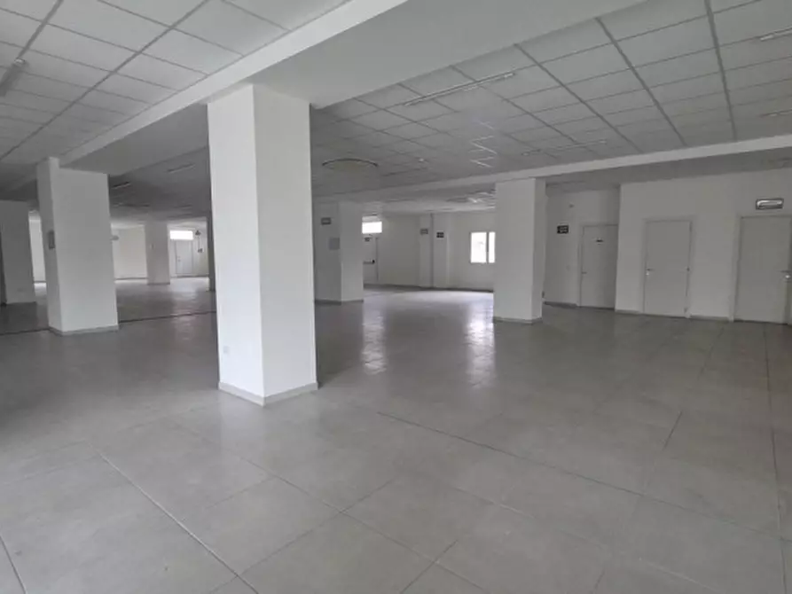 Immagine 3 di Negozio in affitto  in Via Camillo Benso di Cavour 20 a Cavezzo