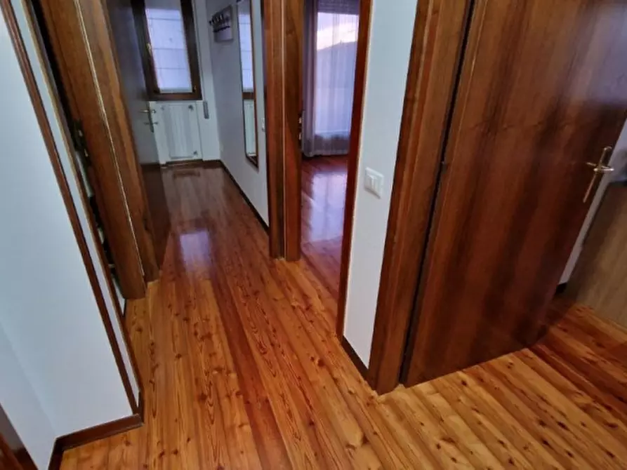 Immagine 1 di Casa trifamiliare in vendita  in via brenta a Campodarsego