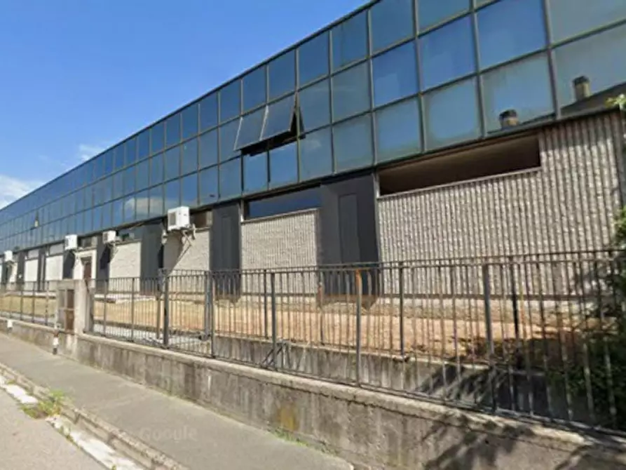 Immagine 3 di Negozio in vendita  in Via Saronnese, 44, 20025 Legnano MI, Italia a Legnano