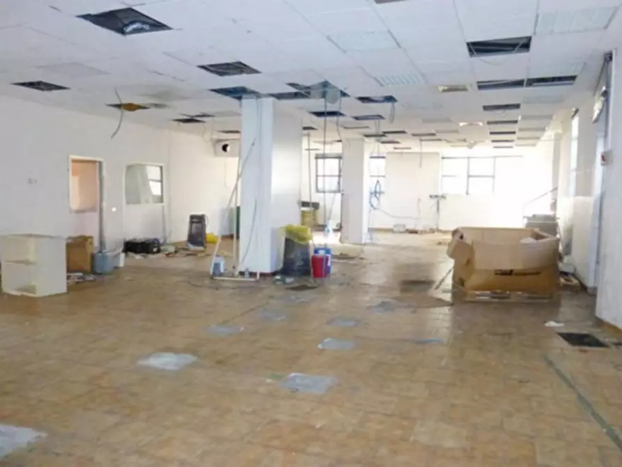 Immagine 1 di Capannone industriale in vendita  in Via Lorenzo Ghiberti, 8, 21100 Varese VA, Italia a Varese