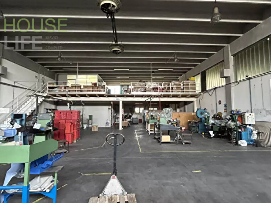 Immagine 15 di Capannone industriale in affitto  in Via Pontaron a Caldogno