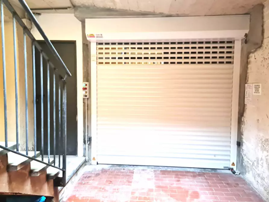 Immagine 6 di Garage in vendita  in via Paglia Corta a Bologna