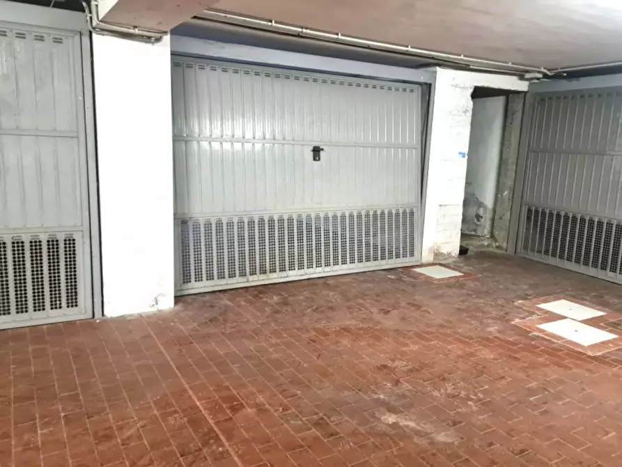 Immagine 9 di Garage in vendita  in via Paglia Corta a Bologna