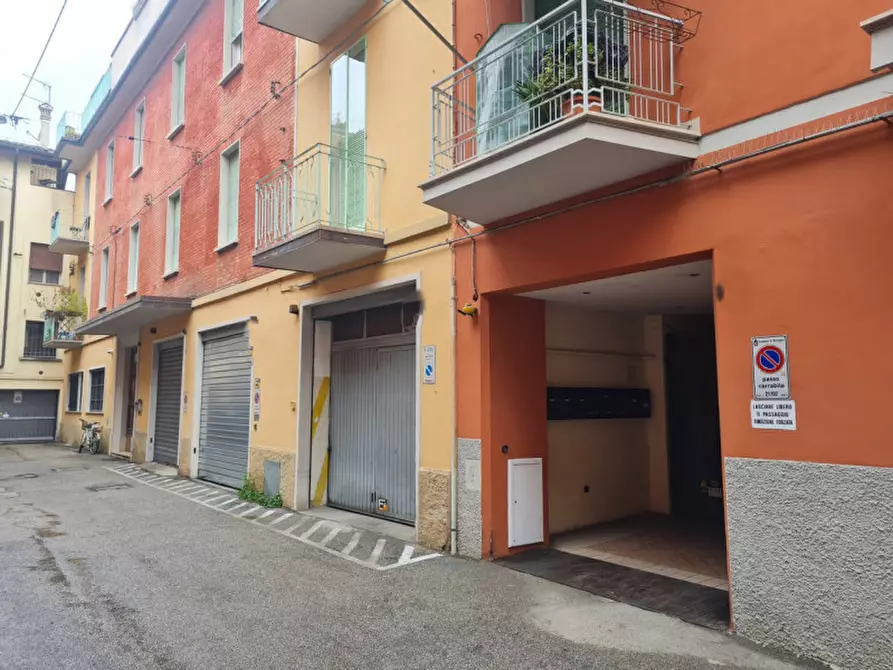 Immagine 15 di Garage in vendita  in via Paglia Corta a Bologna