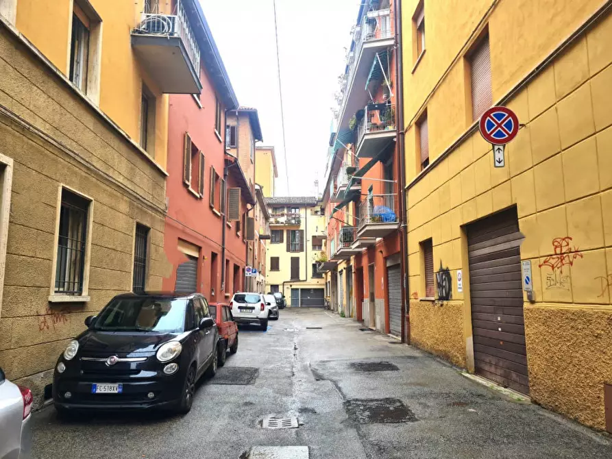 Immagine 17 di Garage in vendita  in via Paglia Corta a Bologna