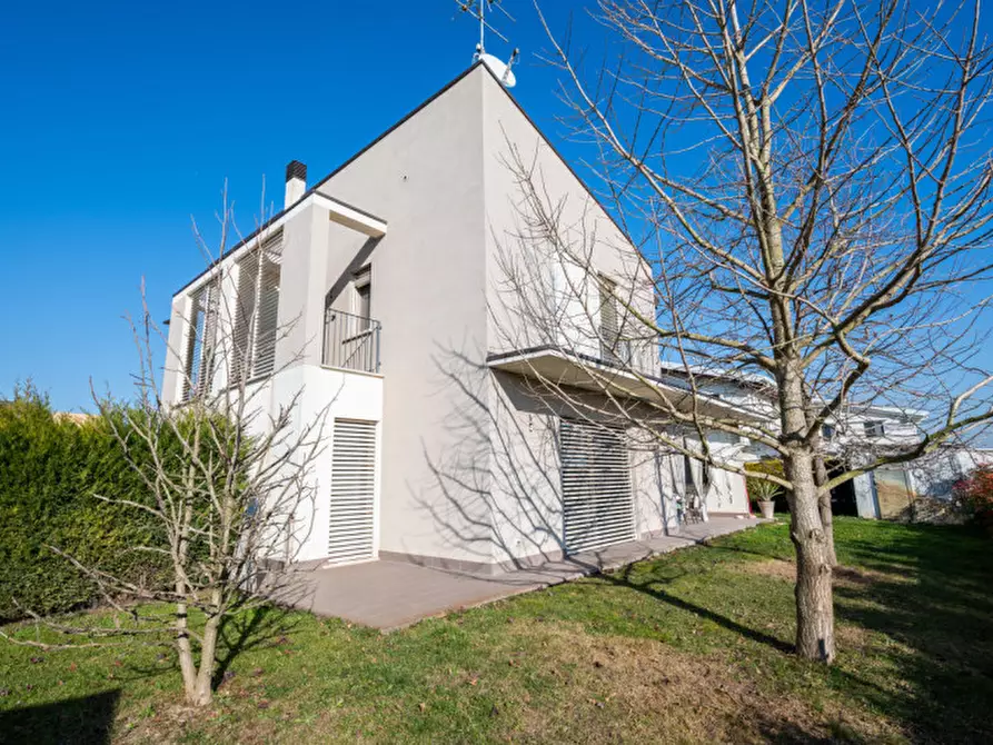 Immagine 2 di Villa in vendita  a Legnago