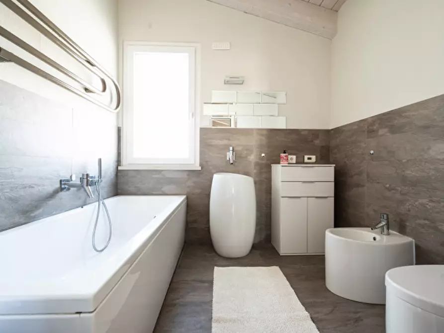 Immagine 12 di Villa in vendita  a Legnago