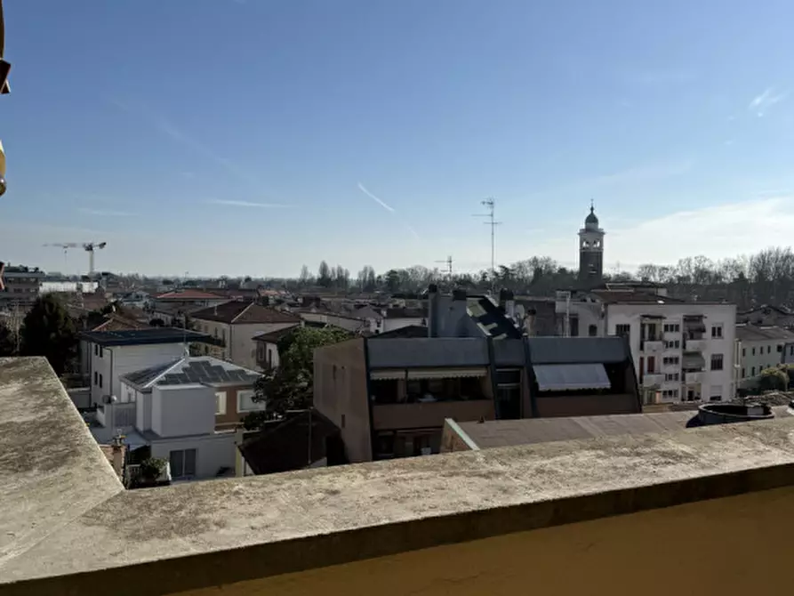 Immagine 2 di Appartamento in vendita  in Corso del Popolo 349 a Rovigo