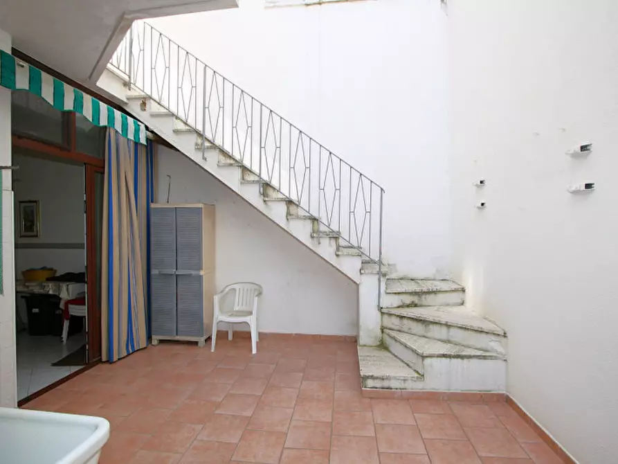 Immagine 38 di Casa bifamiliare in vendita  in Via Galilei a Matino