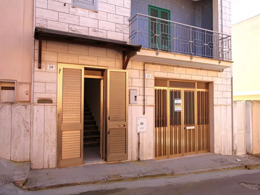 Immagine 40 di Casa bifamiliare in vendita  in Via Galilei a Matino