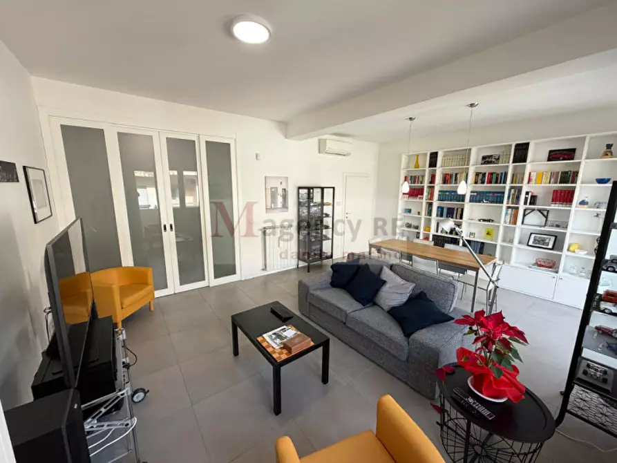 Immagine 8 di Appartamento in vendita  in Corso Giuseppe Garibaldi 623 a Reggio Di Calabria