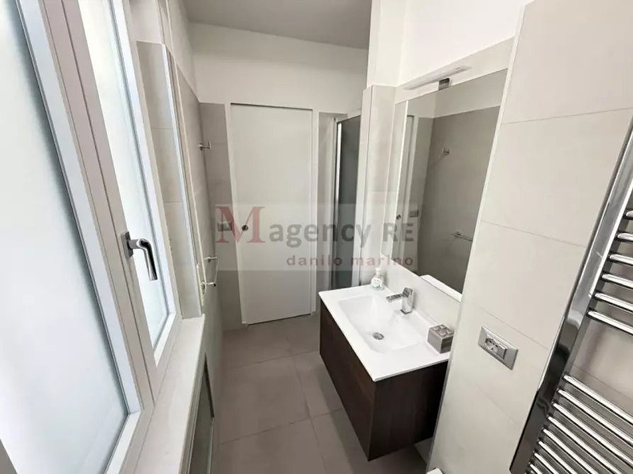 Immagine 23 di Appartamento in vendita  in Corso Giuseppe Garibaldi 623 a Reggio Di Calabria