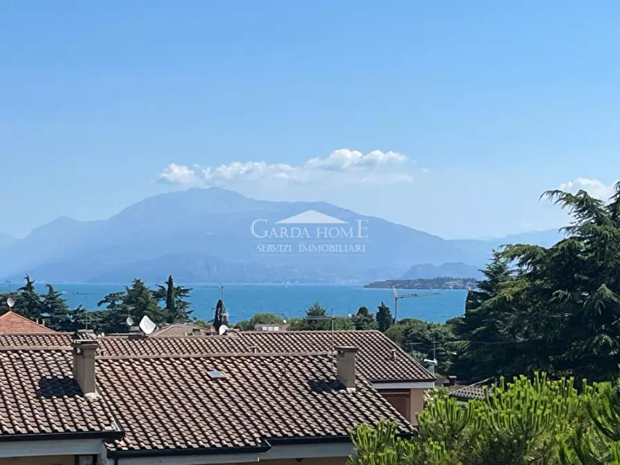 Immagine 1 di Appartamento in vendita  in Via michelangelo a Desenzano Del Garda