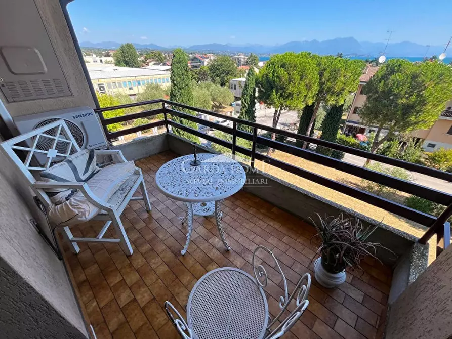 Immagine 2 di Appartamento in vendita  in Via michelangelo a Desenzano Del Garda