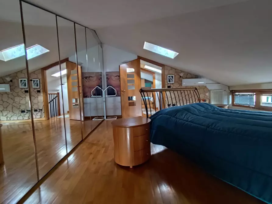 Immagine 18 di Appartamento in affitto  a Vicenza