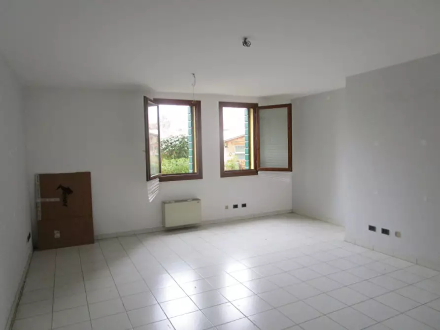 Immagine 1 di Ufficio in affitto  in Via Riviera del Brenta a Fiesso D'artico