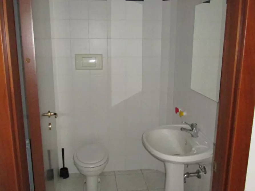 Immagine 6 di Ufficio in affitto  in Via Riviera del Brenta a Fiesso D'artico