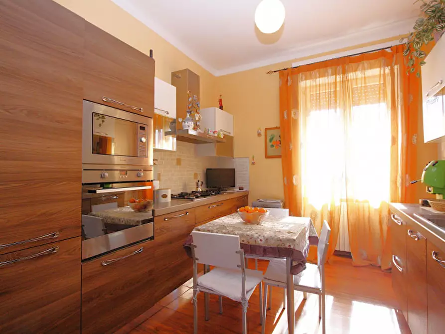 Immagine 4 di Appartamento in vendita  in Via Don Minzoni a Matino