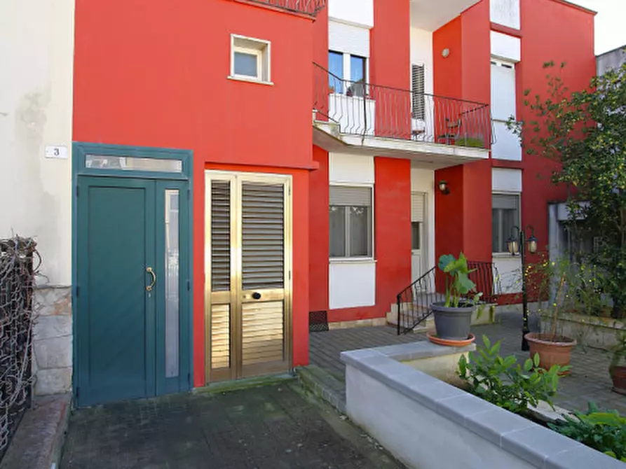 Immagine 27 di Appartamento in vendita  in Via Don Minzoni a Matino