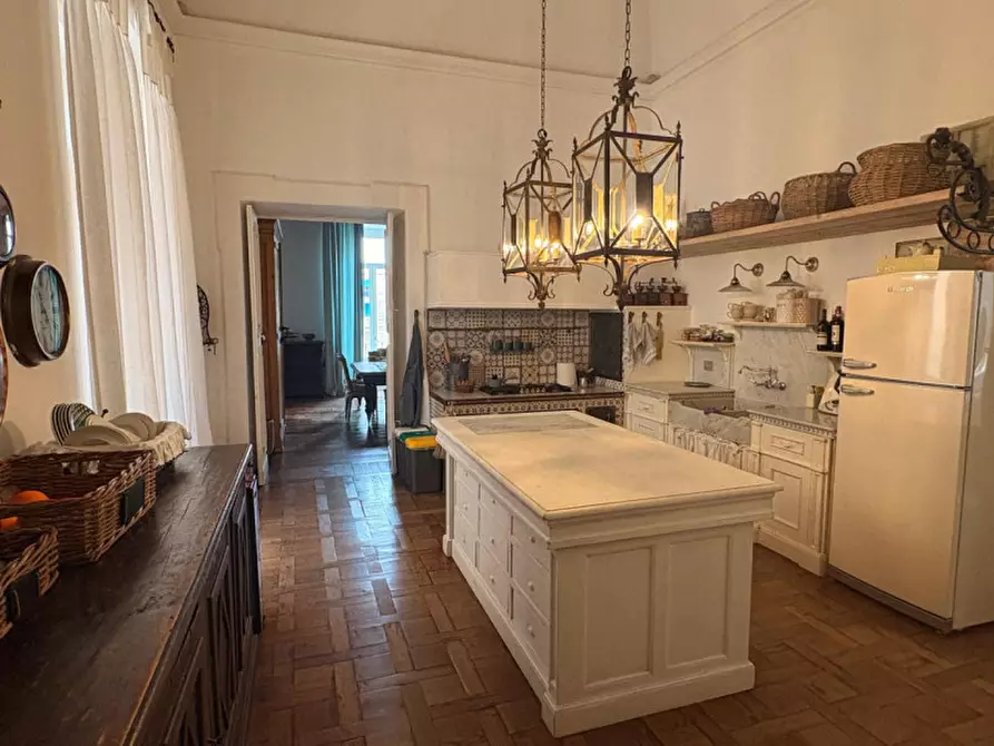 Immagine 2 di Appartamento in vendita  in via purgatorio a Torre Del Greco