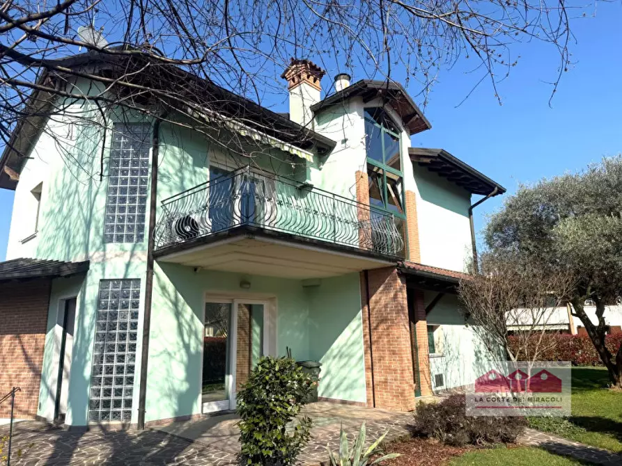 Immagine 1 di Casa indipendente in vendita  in Via Capovilla a Isola Vicentina