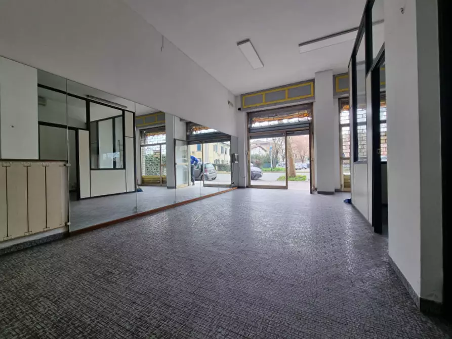 Immagine 1 di Laboratorio in affitto  in VIA PISTOIESE a Firenze