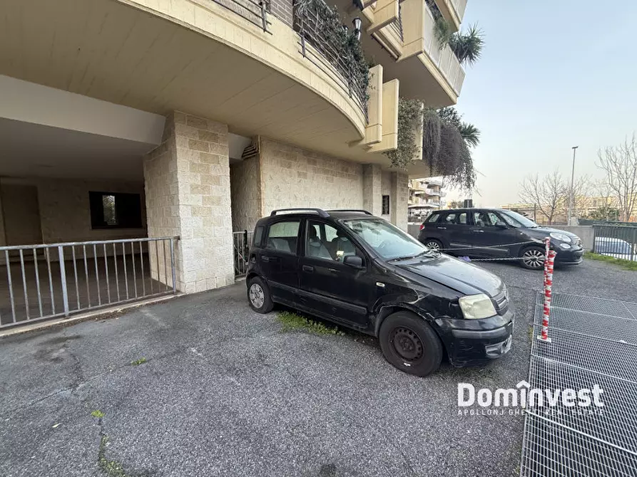 Immagine 2 di Posto auto in vendita  in Via Villa di Faonte a Roma