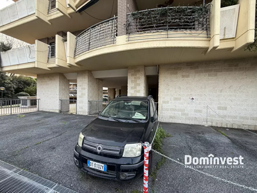 Immagine 3 di Posto auto in vendita  in Via Villa di Faonte a Roma