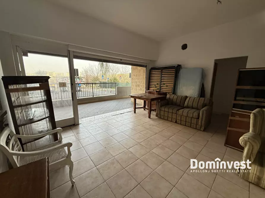 Immagine 5 di Negozio in vendita  in Via Villa di Faonte a Roma