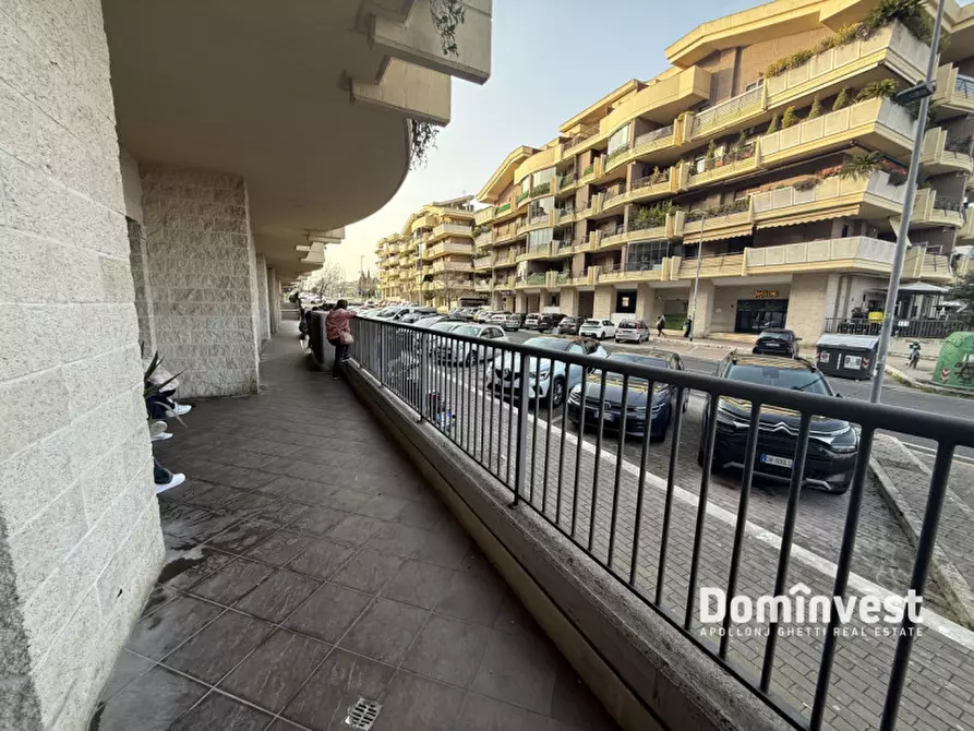 Immagine 7 di Negozio in vendita  in Via Villa di Faonte a Roma