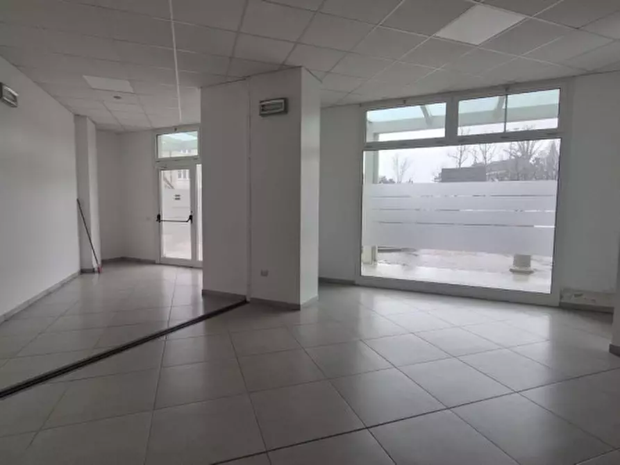 Immagine 2 di Ufficio in vendita  in VIA CAVOUR 20 a Cavezzo