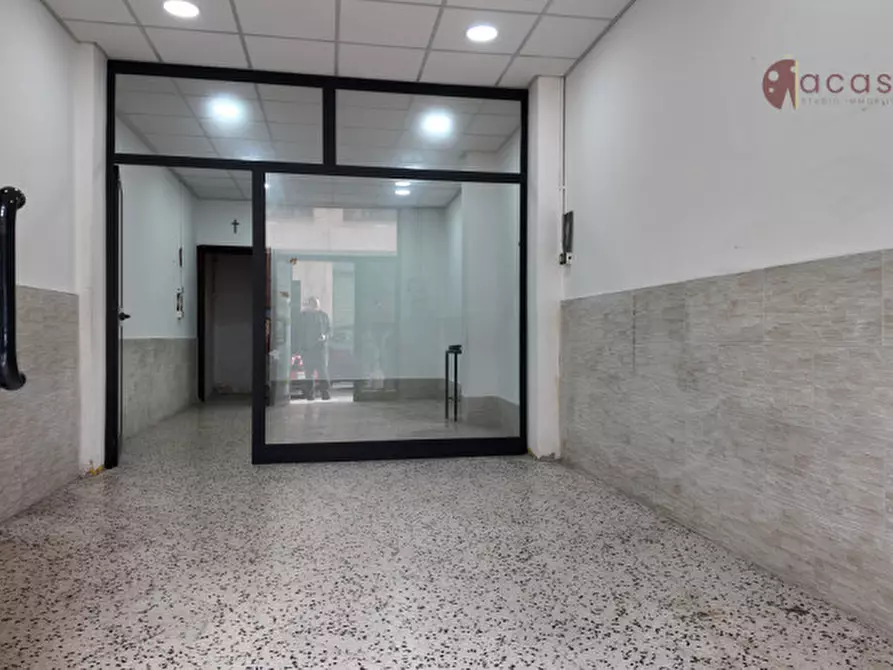 Immagine 2 di Negozio in vendita  in Via Piave 128 a Palermo