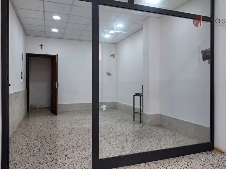 Immagine 4 di Negozio in vendita  in Via Piave 128 a Palermo